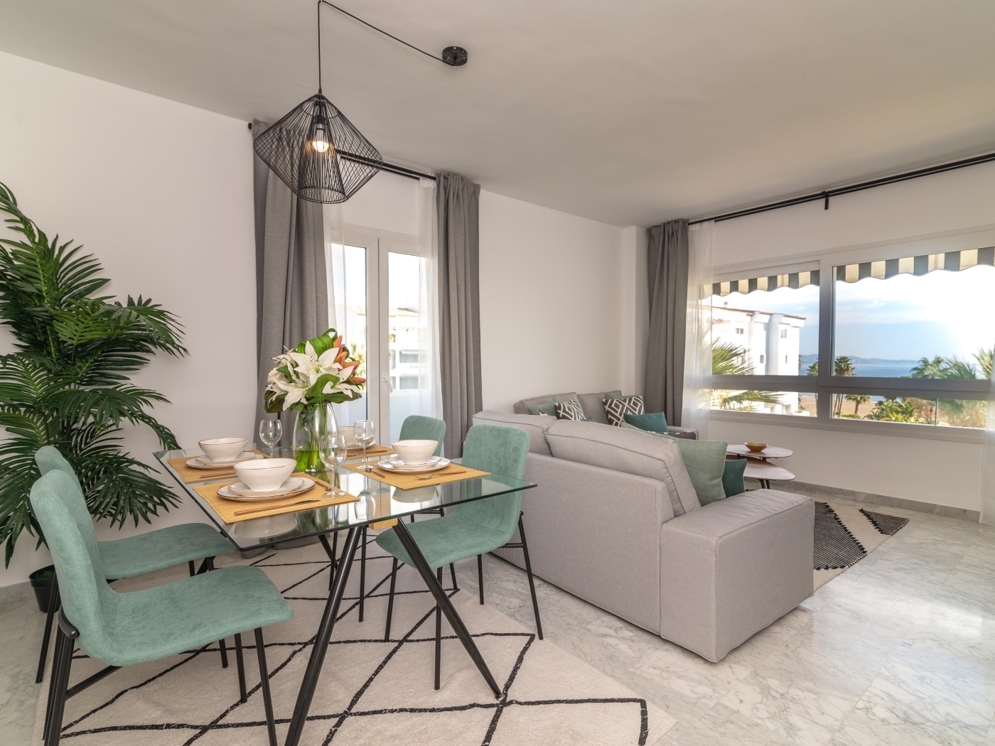 WHISPERING PALMS APARTMENT, Puerto Banús, Imagen 1