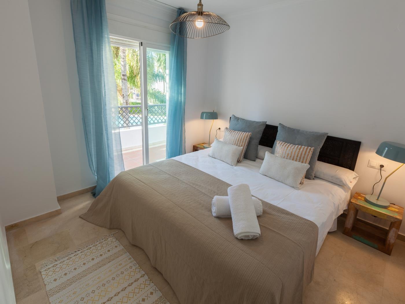 CONTEMPORARY CENTRAL APARTMENT, Puerto Banús, Imagen 5