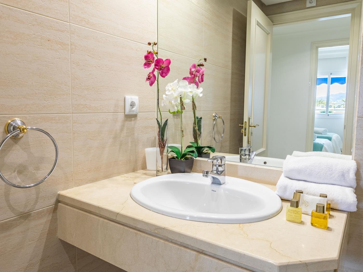 MARINA DE BANUS BEACH RETREAT, Puerto Banús, Imagen 26