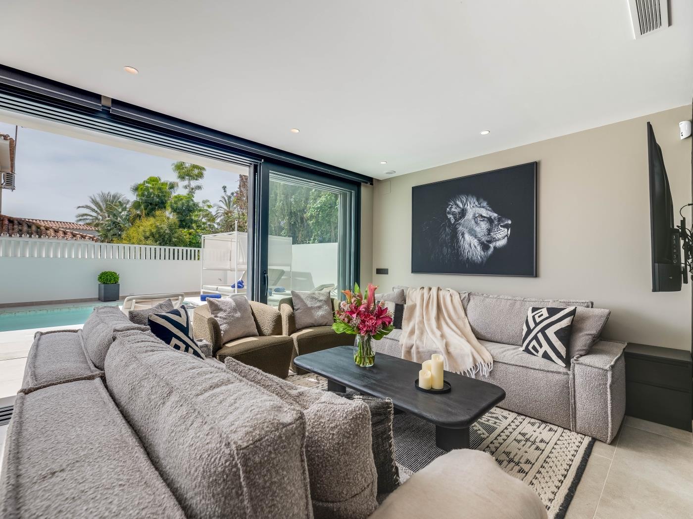 VILLA MARBESA WHITE PEARL, Elviria, Imagen 4